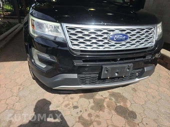 2017 Ford Explorer Platinum – miniatura 22