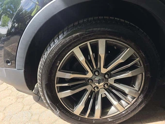 2017 Ford Explorer Platinum – miniatura 24