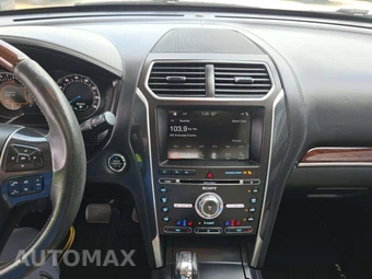 2017 Ford Explorer Platinum - miniatura 10