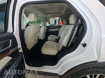 2017 Ford Explorer Platinum - miniatura 13