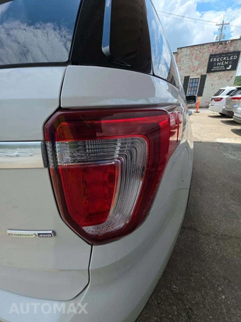 2017 Ford Explorer Platinum - miniatura 34