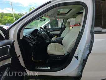 2017 Ford Explorer Platinum - miniatura 6