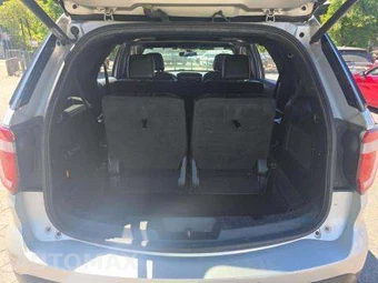 2017 Ford Explorer Platinum - miniatura 15