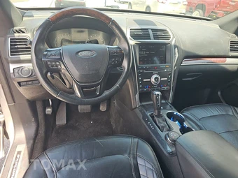 2017 Ford Explorer Platinum – miniatura 11