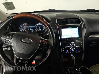 2017 Ford Explorer Platinum - miniatura 11