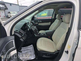 2017 Ford Explorer Platinum - miniatura 6