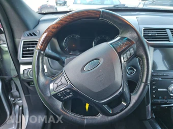 2017 Ford Explorer Platinum – miniatura 10
