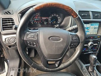 2017 Ford Explorer Platinum - miniatura 10