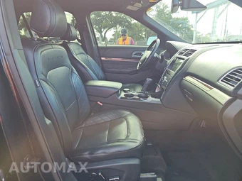 2017 Ford Explorer Platinum - miniatura 8