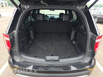 2017 Ford Explorer Platinum – miniatura 17