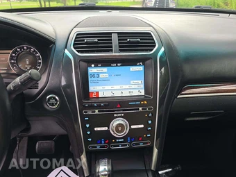 2017 Ford Explorer Platinum - miniatura 10