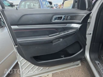 2017 Ford Explorer Sport - miniatura 9