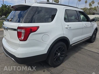 2017 Ford Explorer XLT – miniatura 4