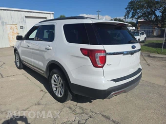 2017 Ford Explorer XLT – miniatura 2