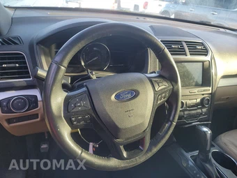 2017 Ford Explorer XLT - miniatura 10