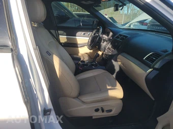 2017 Ford Explorer XLT - miniatura 8