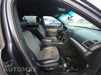 2017 Ford Explorer XLT - miniatura 8