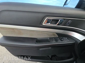 2017 Ford Explorer XLT - miniatura 9