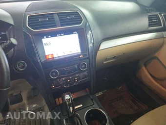 2017 Ford Explorer XLT – miniatura 10
