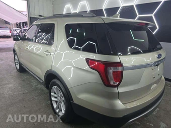 2017 Ford Explorer XLT – miniatura 2