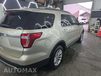2017 Ford Explorer XLT – miniatura 3