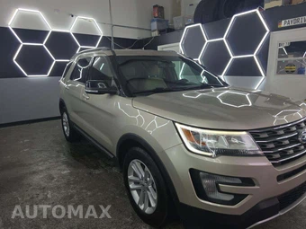 2017 Ford Explorer XLT – miniatura 4
