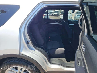 2017 Ford Explorer XLT - miniatura 14