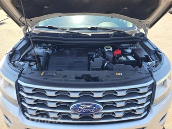 2017 Ford Explorer XLT - miniatura 32