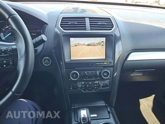 2017 Ford Explorer XLT - miniatura 7