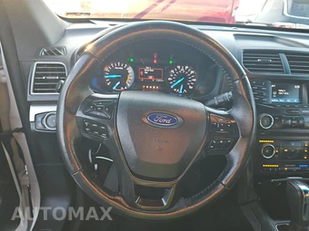 2017 Ford Explorer XLT – miniatura 10
