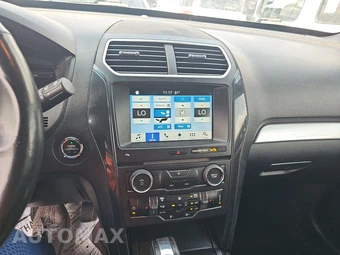 2017 Ford Explorer XLT – miniatura 11