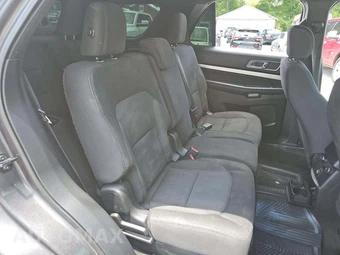 2017 Ford Explorer XLT - miniatura 17