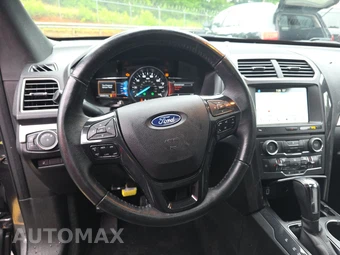 2017 Ford Explorer XLT – miniatura 10