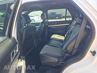 2017 Ford Explorer XLT – miniatura 13