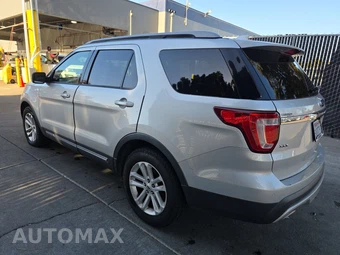 2017 Ford Explorer XLT - miniatura 6
