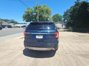 2017 Ford Explorer XLT – miniatura 4