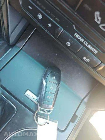2017 Ford Explorer XLT – miniatura 9