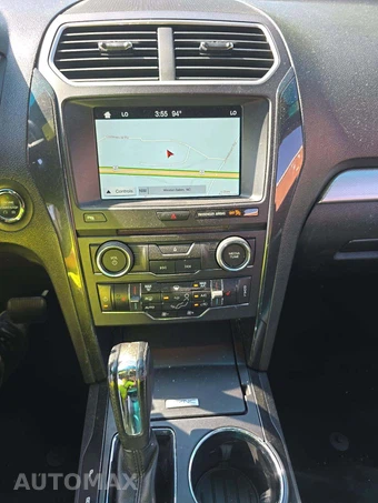 2017 Ford Explorer XLT - miniatura 10