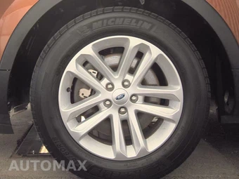 2017 Ford Explorer XLT – miniatura 9