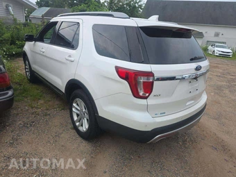 2017 Ford Explorer XLT – miniatura 2