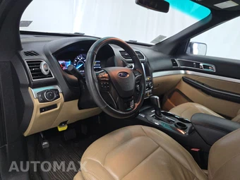 2017 Ford Explorer XLT - miniatura 11