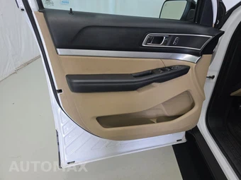 2017 Ford Explorer XLT - miniatura 9