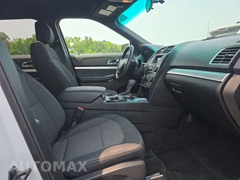 2017 Ford Explorer XLT - miniatura 8