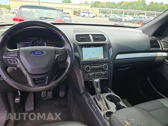 2017 Ford Explorer XLT - miniatura 11