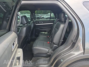 2017 Ford Explorer XLT - miniatura 13