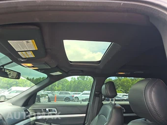 2017 Ford Explorer XLT - miniatura 19