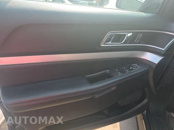2017 Ford Explorer XLT – miniatura 9