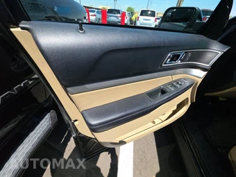 2017 Ford Explorer XLT – miniatura 9