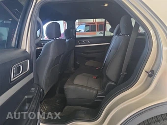 2017 Ford Explorer XLT - miniatura 10
