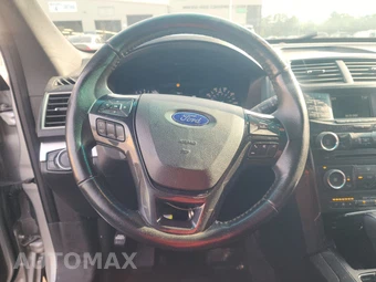 2017 Ford Explorer XLT - miniatura 10